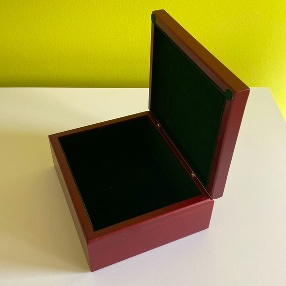 Storage Keepsake Award Jewelry Watch Mahogany Hinged Wood Felt Lined Box w frame - Picture 5 of 12